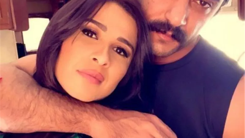 أحمد العوضي عن خلافه مع ياسمين عبد العزيز: عبرت عن غضبها على طبيعتها وأنا بحبها
