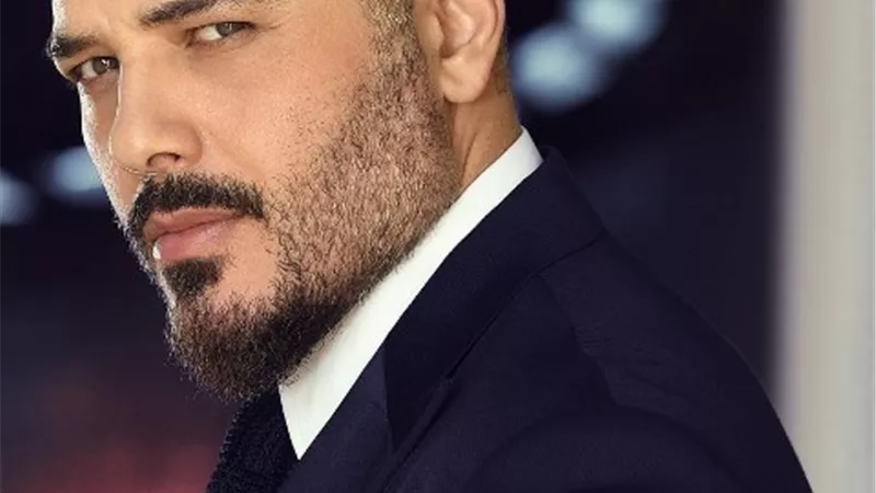 بهذة الكلمات.. إليسا تقدم التعازى لرامى عياش لوفاة والده