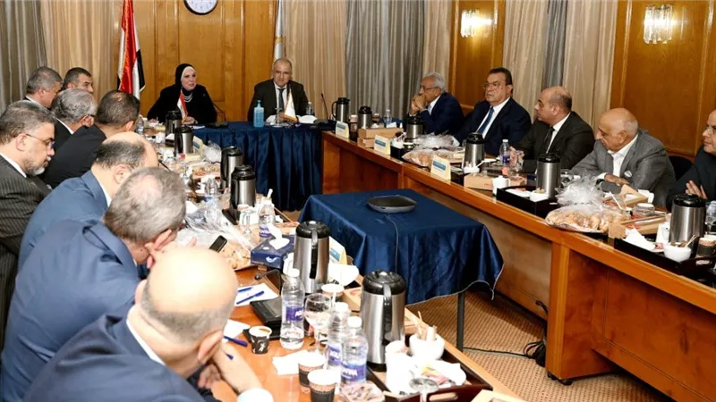 جامع توجه تحية لرجال الصناعة على دورهم الوطني في الحفاظ على الإنتاجية وزيادة الصادرات