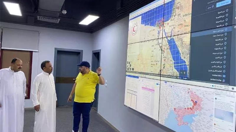 عضو مجلس النواب بجنوب سيناء يتابع غرفة العمليات المركزية بالهلال الأحمر