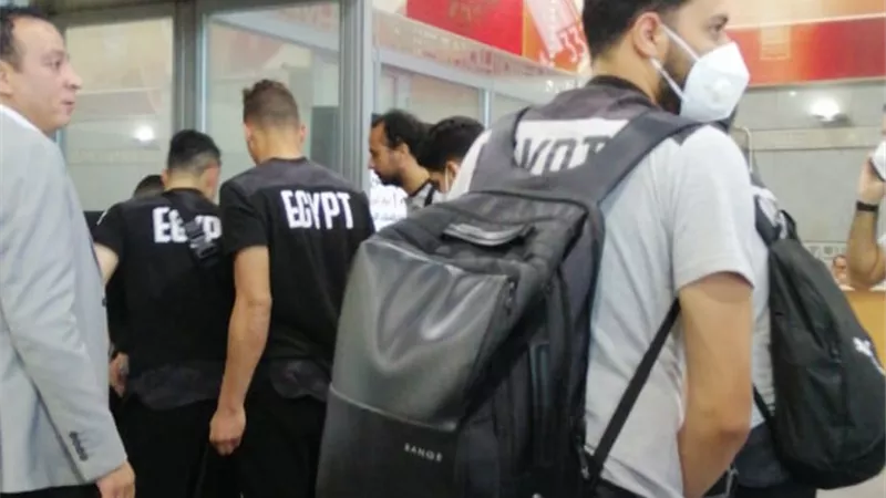 توافد بعثة المنتخب علي المطار للمغادرة الي مالاوي