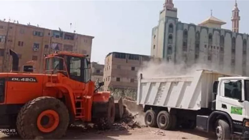 حملة نظافة مكبرة لرفع تراكمات القمامة ومخالفات البناء بقرى مركز الزقازيق