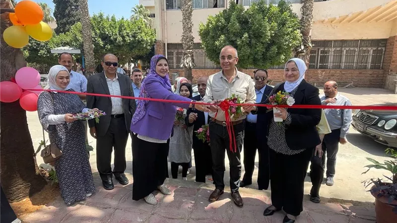 رئيس جامعة الزقازيق يفتتح حديقة كلية الصيدلة ضمن فعاليات الاحتفال بيوم البيئة العالمى