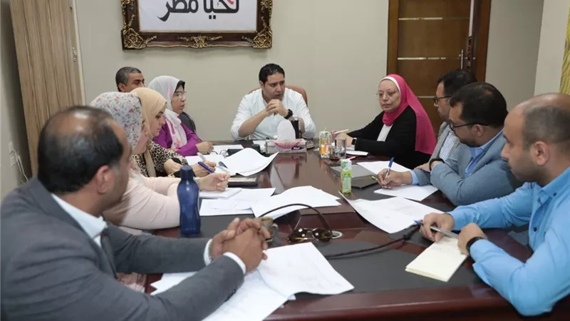 نائب محافظ بنى سويف يبحث مع وفد وزارة الاتصالات تفعيل بروتوكول التنمية المجتمعية الرقمية