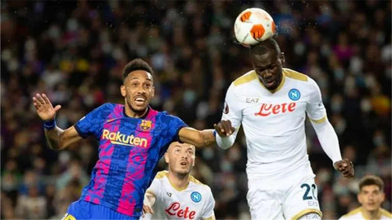 برشلونة ينتظر اجتماع نابولى مع وكيل كوليبالى لحسم الصفقة
