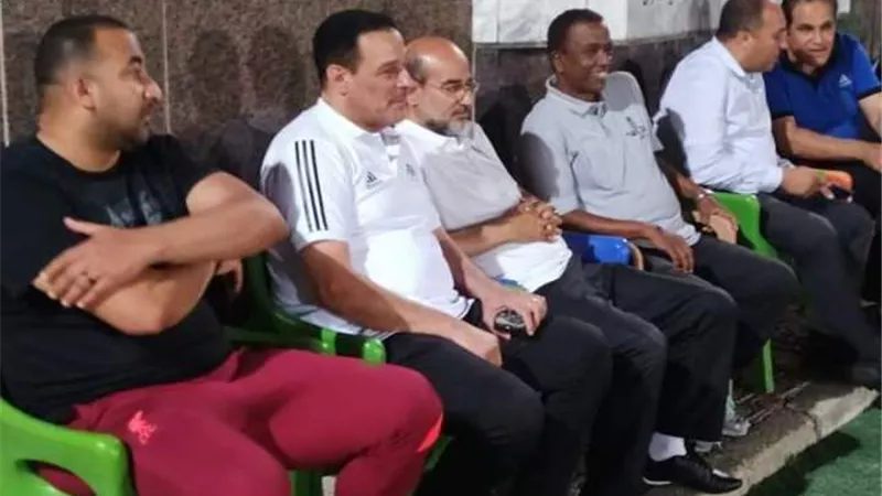 عامر حسين بمعسكر الحكام بأبوقير