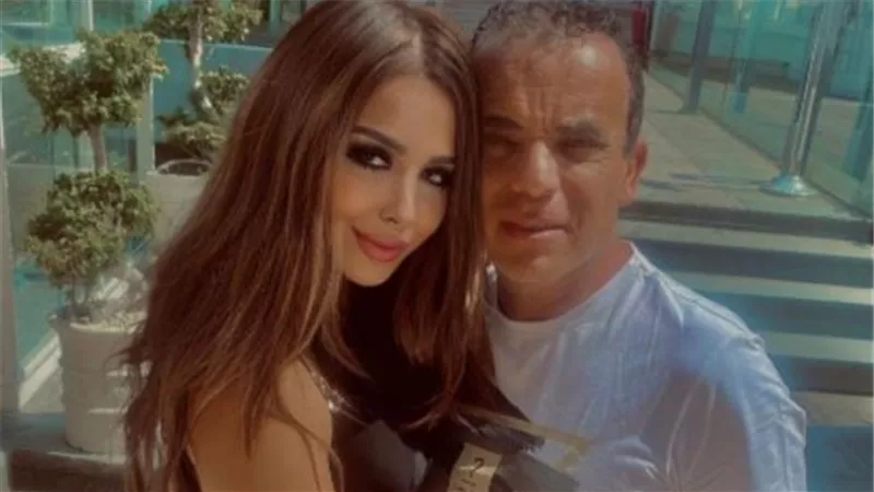 عارضة الازياء تهاجم محمد الشقنقيرى بالبكاء 