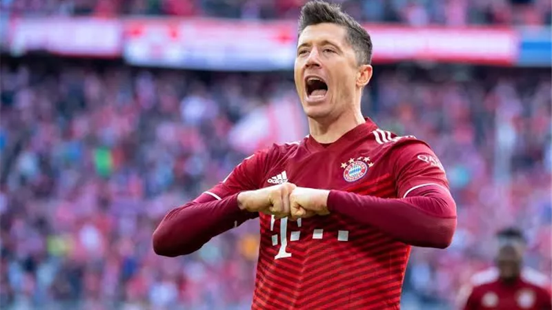 مهاجم برشلونة يكشف موقفه من مفاوضات ضم ليفاندوفسكي