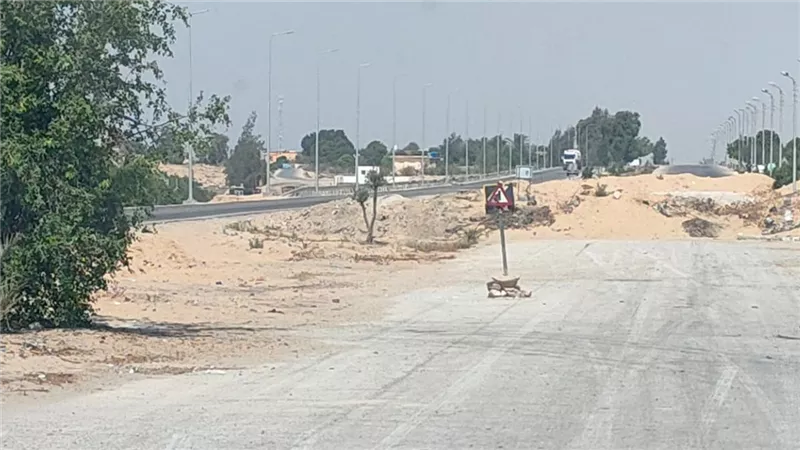 رفع كفاءة طريق العريش القنطرة تباعًا بشمال سيناء