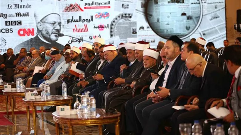 مفتي أزوباكستان: من الأهمية تحديد مواطن التطرف والمشاركة في المواجهة