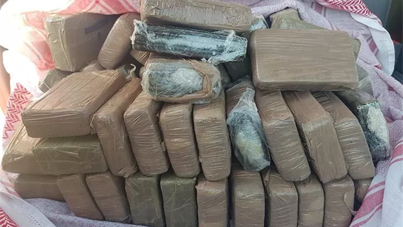 ضبط 3 تجار 