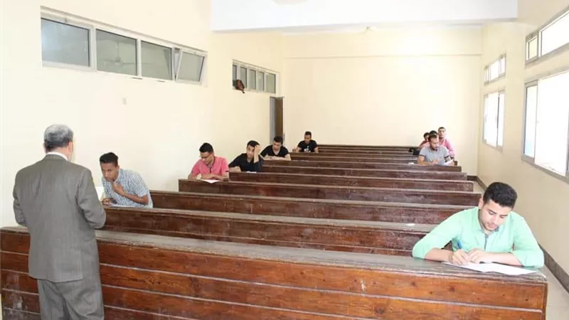 عميد كلية الزراعة جامعة الأزهر بأسيوط يؤكد: حالة من الإستقرار ولا توجد اى شكاوى داخل اللجان