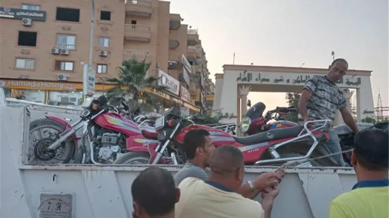 محافظة الجيزة:رفع ١٨٠٠ حالة تعدي وإشغال للمنشأت التجارية والمقاهي وتحرير ٢٦ محضر