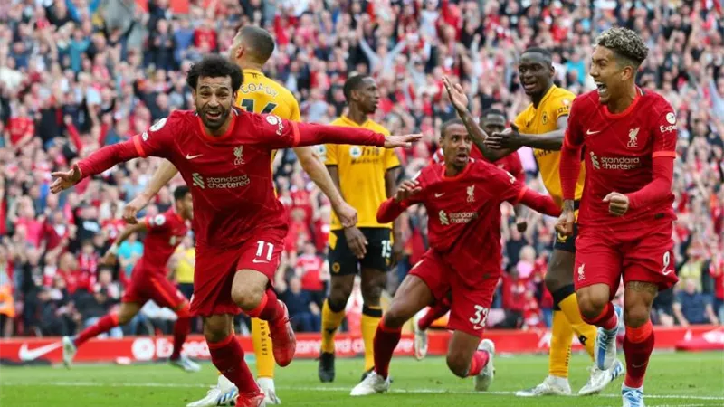 محمد صلاح يتوج بجائزة أفضل لاعب في الموسم مع ليفربول