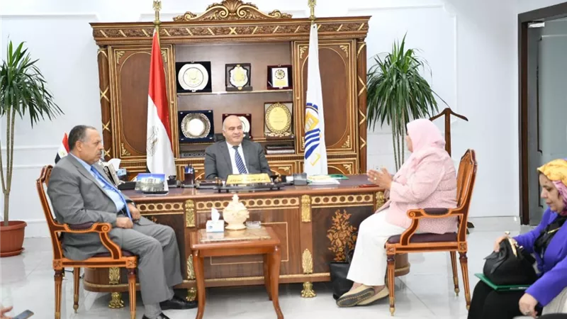 محافظ قنا يبحث الاستعداد لإطلاق مبادرة 