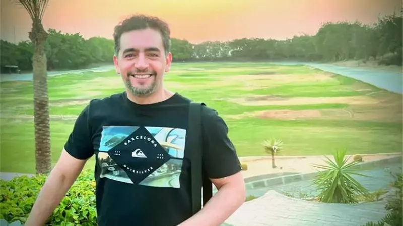 بإبتسامة رقيقة.. هانى سلامه يلفت الأنظار في أحدث ظهور