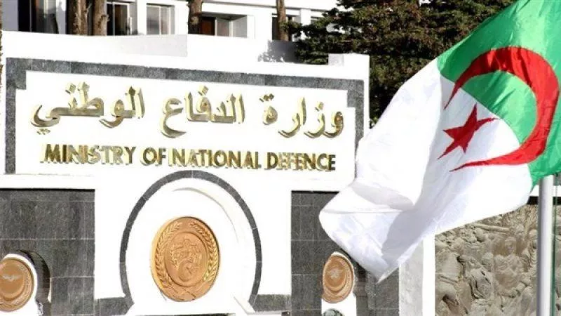 الدفاع الجزائرية: توقيف عنصري دعم للجماعات الإرهابية في عمليات منفصلة عبر البلاد