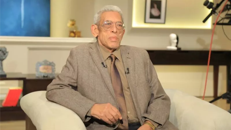 المخرج داود عبد السيد يحصل على جائزة النيل للفنون