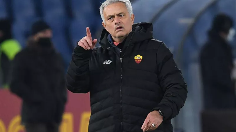 هل يتعاقد سان جيرمان مع مورينيو ؟ .. خبير انتقالات اللاعبين بأوروبا يجيب