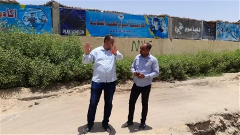 رئيس مدينة الطود جنوب الأقصر يتفقد أعمال مشروع الصرف الصحى