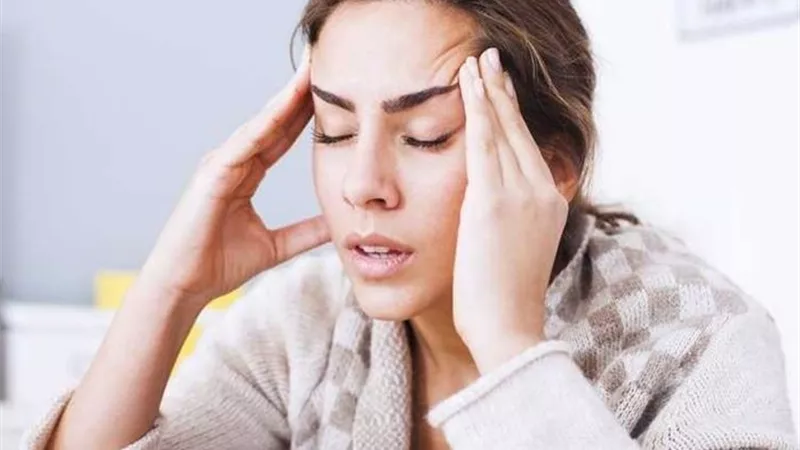 اكثرهم نساء ..دراسة جديدة: نصف سكان العالم يعانون من الصداع