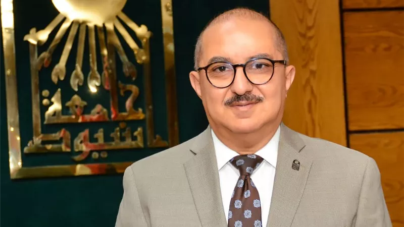 رئيس جامعة أسيوط يطلق حملة للكشف المبكر عن سرطان الثدى