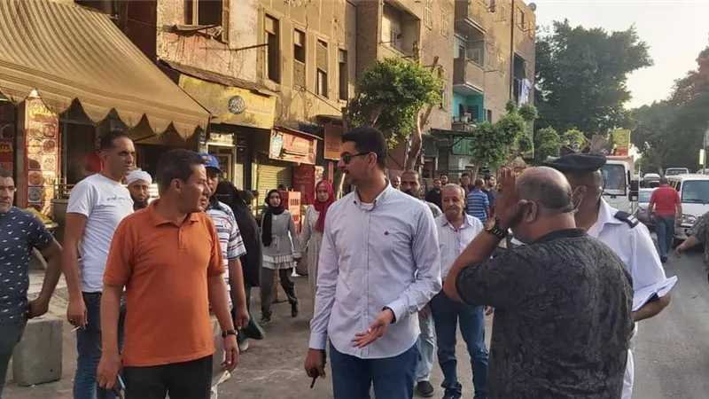 نائب محافظ القليوبية يقود حملة مكبرة لرفع الاشغالات بغرب شبرا الخيمة