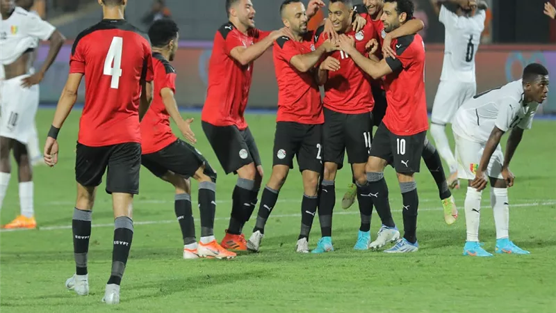 هطول الأمطار على ملعب مباراة مصر وإثيوبيا