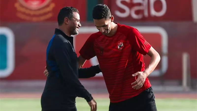 تفاصيل جلسة مدرب الأهلى مع بدر بانون اليوم.. شاهد