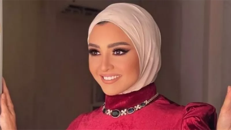 الواحد بيتشعبط في رضا ربنا.. هلا رشدي عن تنازلها عن الحجاب من أجل التمثيل