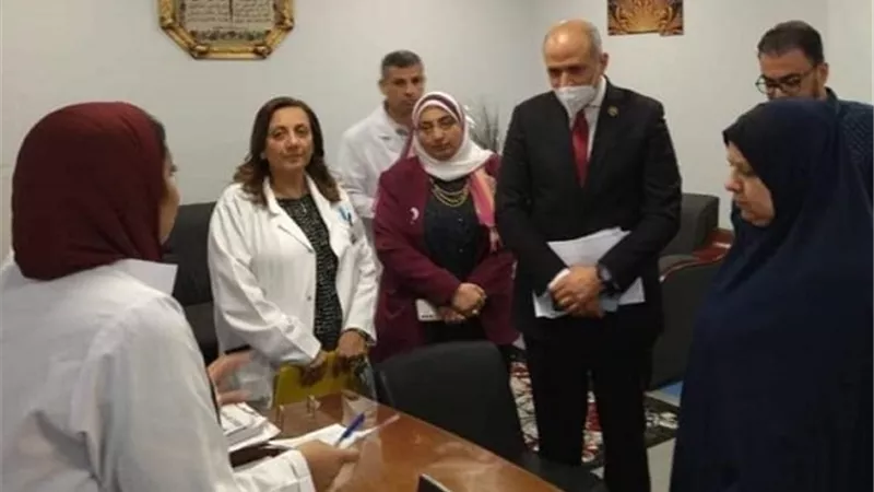 تفاصيل زيارة رئيس هيئة المستشفيات والمعاهد التعليمية لمستشفى الأحرار بالزقازيق