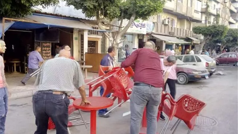 الاعتداء على العاملين بالحى اثناء حملة بالمنتزة ثان