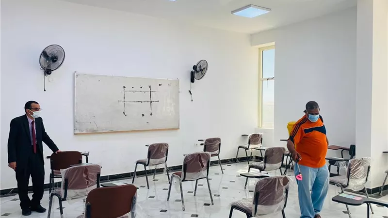 وكيل آداب العريش يتفقد لجان الامتحانات قبل وبعد دخول الطلاب