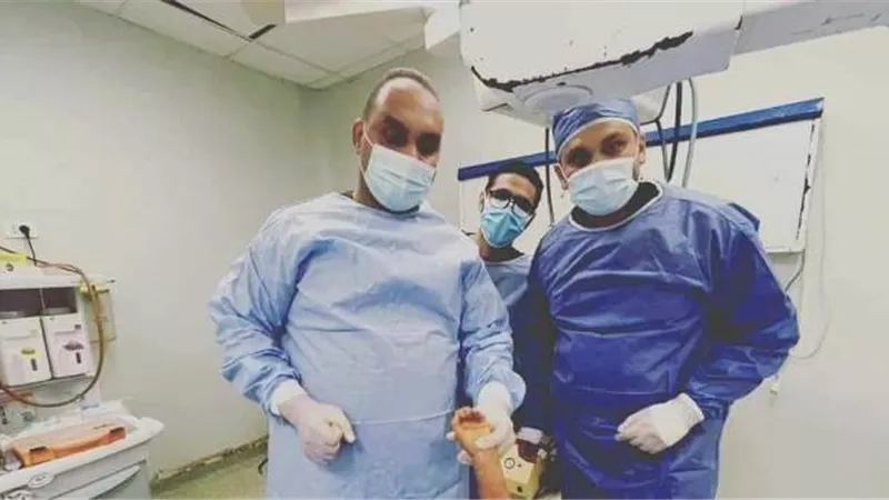 السيارة الطائشة اغتالت طبيبى العظام.. بالصور