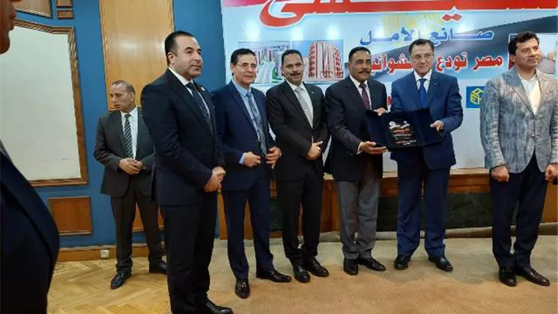 «دار التحرير» تُكرم اللواء خالد شعيب محافظ مطروح