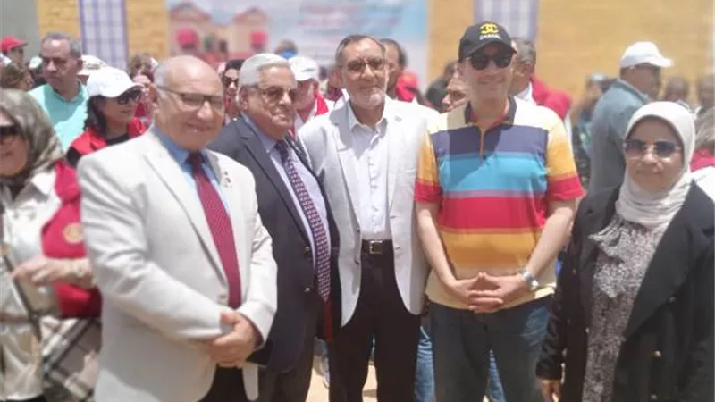 رئيس مدينة سمسطا يفتتح مشروع إعادة تأهيل 32 منزلاً بقرية مازورة الجبل