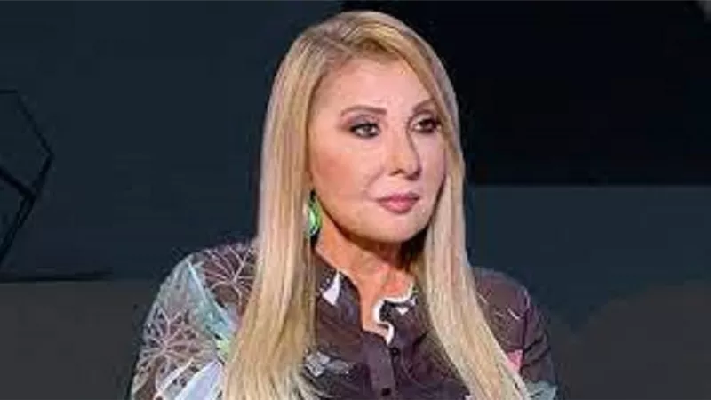 بصورة ابيض واسود.. نادية الجندى تخطف الانظار