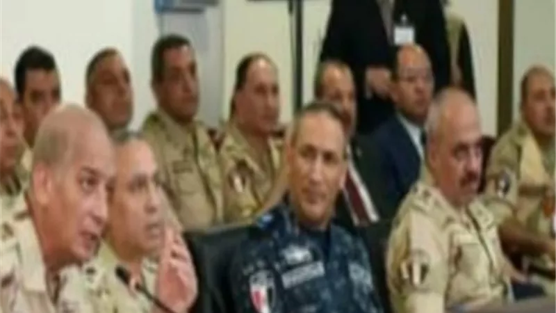 وزير الدفاع يشهد المرحلة الرئيسية لمشروع مراكز القيادة الإستراتيجى التعبوى التخصصى لإدارة الإشارة بالقوات المسلحة (أمان-3)