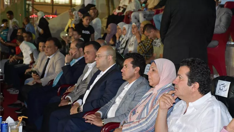 وزير الرياضة يتوج فريق مركز شباب ناهيا بلقب دورى مراكز الشباب بالجيزة