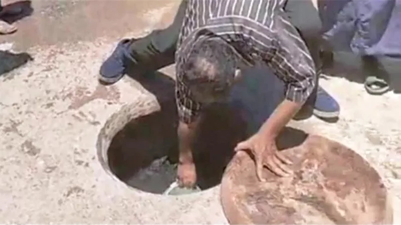 وهم التبرك بمياة الصرف..وعلماء الدين يؤكدون:عبث وجهل
