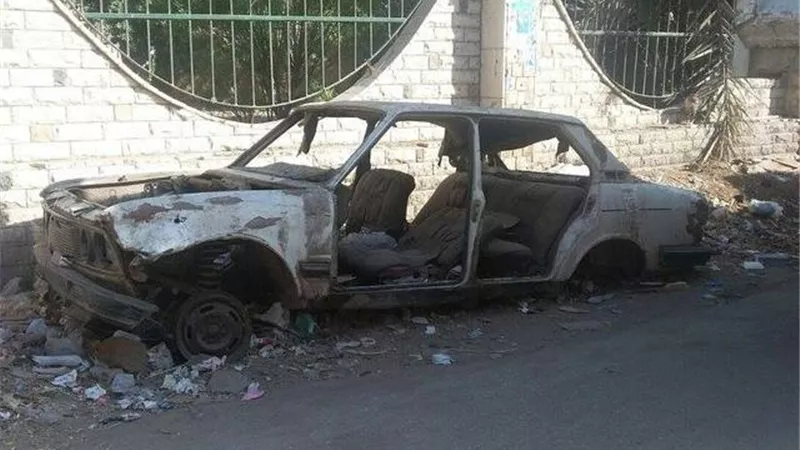 متروكة ومتهالكة.. الداخلية: رفع 75 سيارة من الشوارع