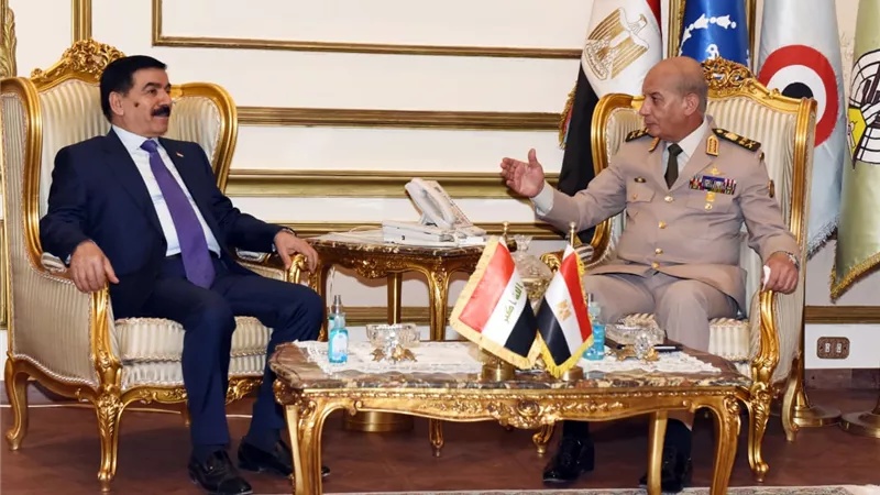 الفريق أول محمد زكى القائد العام للقوات المسلحة يلتقى وزير دفاع جمهورية العراق