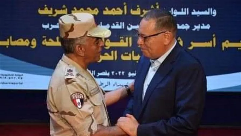 محافظ الشرقية يشهد إحتفالية جمعية المحاربين القدماء ويكرم أسر الشهداء والمصابين
