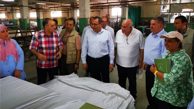 وزير قطاع الأعمال: مجمع الملابس الجاهزة والمنتجات الجديدة تحت علامة 