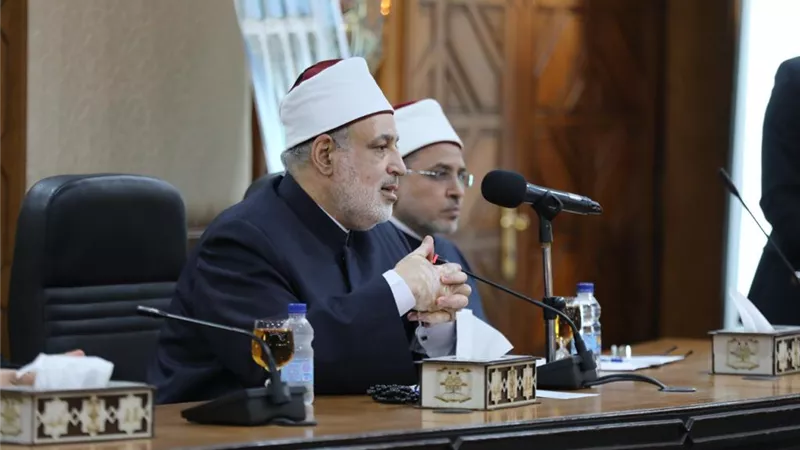 وكيل الأزهر: الإمام الأكبر يتألم لآلام المجتمع ويسعد لسعادته