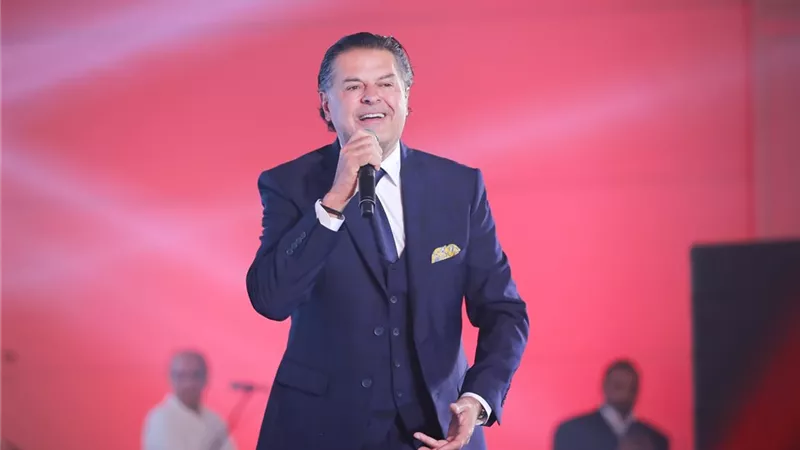 راغب علامة يشعل احتفالية صيفية بالقاهرة الجديدة بحضور رزان ونجوم الفن والإعلام.. صور