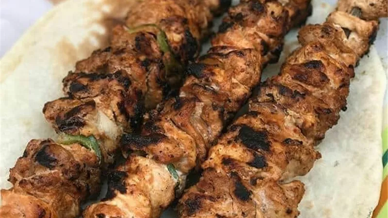 شيش طاووق بتتبيلة الفلفل الاحمر المشوي