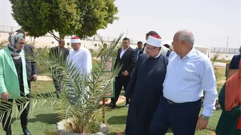 َمختار وصبحى فى لقاء مفتوح مع شباب الخارجة ونشر الفكر الوسطي