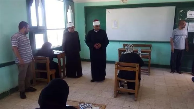 خضر يتابع امتحانات الشهادة الثانوية الأزهرية بمعاهد مدينة دهب جنوب سيناء