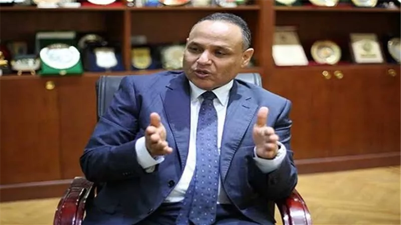 البحث العلمى :منح دراسية كاملة للأوائل لإجراء أبحاثهم واستكمال دراساتهم العليا
